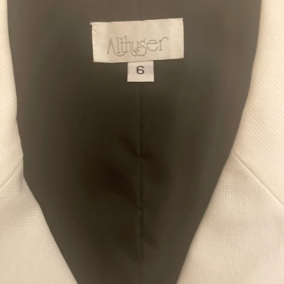 Black and white wrap dress with cute belt tie - Picture 6 of 6